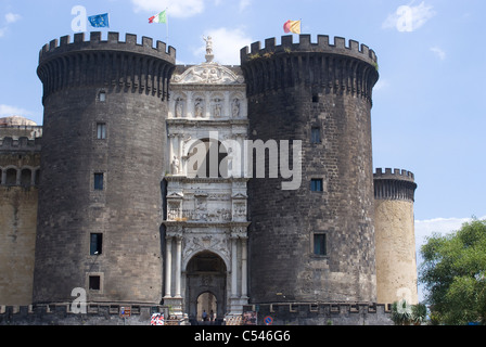 Largo Castello auf der Piazza Municipio, Neapel, Kampanien, Italien Stockfoto