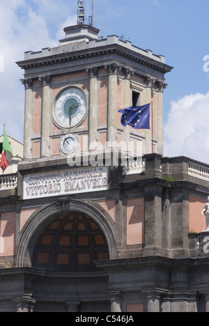 Piazza Dante, einem großen öffentlichen Platz in der Altstadt von Neapel, Kampanien, Italien Stockfoto