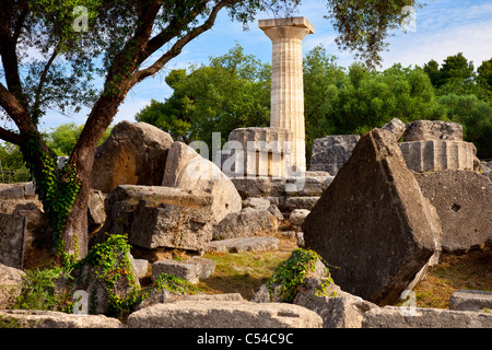 Ruinen der Tempel des Zeus in Olympia Griechenland - Heimat der ursprünglichen Olympischen Spiele ab 776 v. Chr. Stockfoto