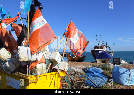 Markierungsfahnen für Hummer und Krabben Töpfe Hastings Stade East Sussex England UK Stockfoto