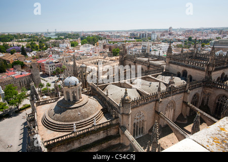 Ein Blick von der Bell Tower von Sevilla Kathedrale mit Blick auf die Stadt, Andalusien, Spanien. Stockfoto