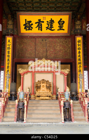 Thron in der Halle der Erhaltung / bewahrt – Bao He Dian – Harmonie in der verbotenen Stadt in Peking, China. Stockfoto