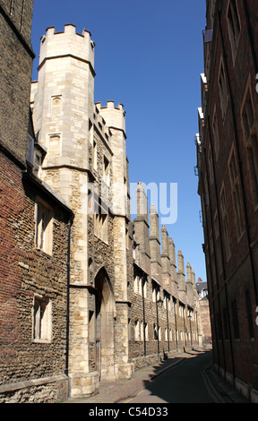 Trinity Lane und Tor zum Trinity College in Cambridge Stockfoto