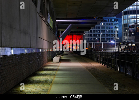 Nachtaufnahme, Chilli Club, bin Sandtorkai 54, Hafencity Harbour City Mitte Bezirk, Hamburg, Deutschland, Europa Stockfoto