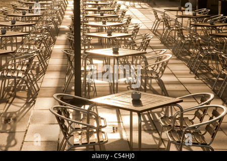 Cafe Tische, Parc De La Mar Park, Palma De Mallorca, Spanien Stockfoto