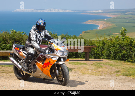 Motor Radfahrer Blick Punkt Auto Park Blackgang Chine Military Road South Coast Isle Of Wight Nadeln Süßwasser Compton Atherfield Stockfoto