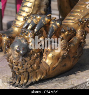 Chinesische Wächter Löwe in der verbotenen Stadt, Peking, China Stockfoto