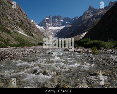 Schwall des Etancons nördlich von La Bérarde, Nationalpark Ecrins, Französische Alpen Stockfoto