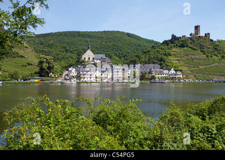 Der Ort Beilstein, rechts die Burgruine Metternich, Mosel, Mosel, Rheinland-Pfalz, Deutschland, Europa Stockfoto