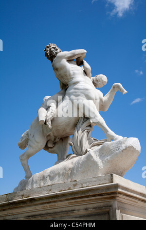 Paris - Centaur Abführung einer Nymphe von Laurent Marqueste, Marmor, 1892, Jardin des Tuileries Stockfoto