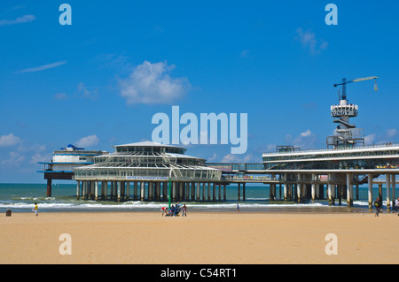 Strand mit de Pier am Scheveninger Strand Bezirk Den Haag den Haag Provinz Süd-Holland Niederlande-Europa Stockfoto