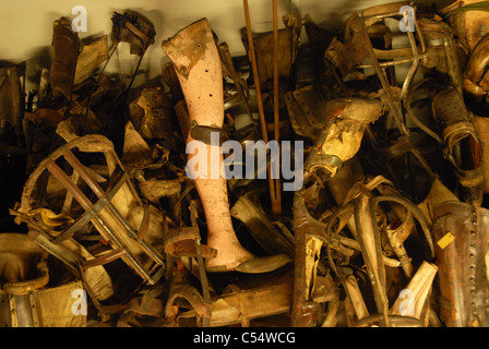 Anzeige des Gefangenen künstliche Gliedmaßen, Auschwitz I, Auschwitz, Polen. Stockfoto