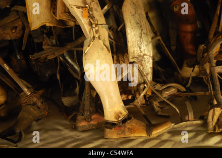 Anzeige des Gefangenen künstliche Gliedmaßen, Auschwitz I, Auschwitz, Polen. Stockfoto