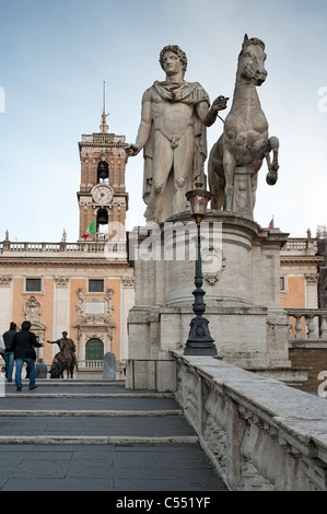 Michelangelos Cordonata Treppe zum Palazzo Senatorio auf dem kapitolinischen Hügel Stockfoto