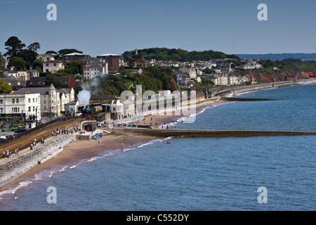 Torbay Express, den Deich über Dawlish mitkommen. Stockfoto