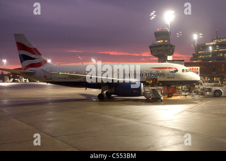 Ein Flugzeug der British Airways am Flughafen Tegel, Berlin, Deutschland Stockfoto