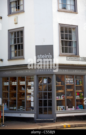 Rick Steins Patisserie an der Ecke der Lanadwell Street in Padstow, Cornwall, Großbritannien, im Mai Stockfoto