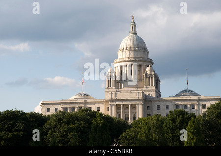 Bäume vor einem Regierungsgebäude, Rhode Island State Capitol, Providence, Rhode Island, USA Stockfoto