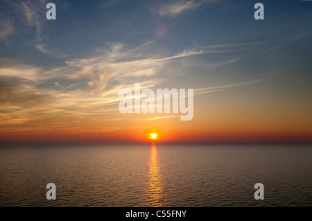 Mitternachtssonne über der Ostsee 2 Stockfoto