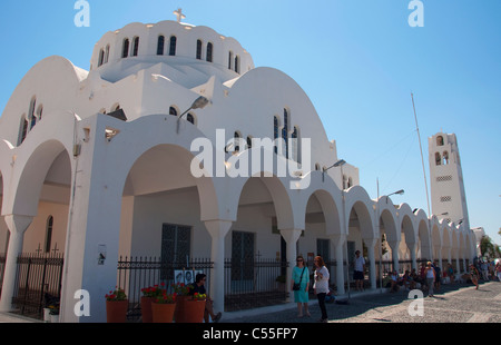 Kleine Kirche in einer Stadt, Santorin, Kykladen, Griechenland Stockfoto