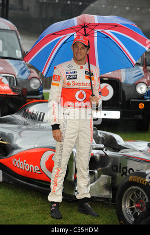 JENSON BUTTON VODAFONE MCLAREN MERCEDES PHOTO CALL POTTERSFIELDS LONDON ENGLAND 7. Juli 2011 Stockfoto