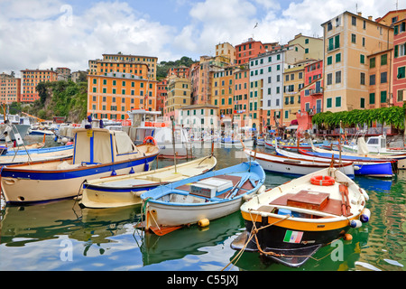 Camogli ist eine alte Hafenstadt in Ligurien, auf den Golfo Paradiso Stockfoto