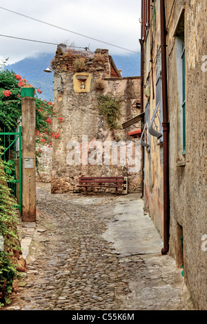 mittelalterliche Stadt Taggia in Ligurien, Italien, mit vielen verwinkelten Gassen Stockfoto