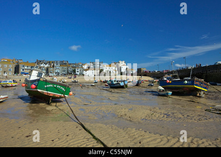 Boote am Strand, britische Inseln, St. Ives, Cornwall, England Stockfoto