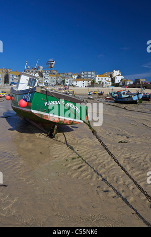 Boote am Strand, britische Inseln, St. Ives, Cornwall, England Stockfoto