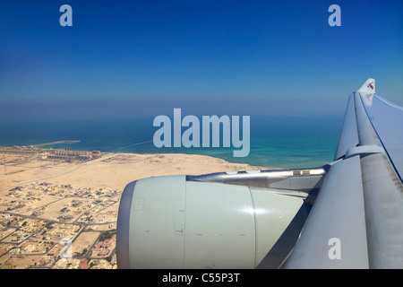 Flughafen durch betrachtet, aus einem Flugzeug, Doha International Airport, Katar, Vereinigte Arabische Emirate Stockfoto