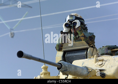 Die Royal Fusiliers/Desert Rats in Aktion, in der Nähe von Basra, während des Kriegs im Irak 2003. Stockfoto