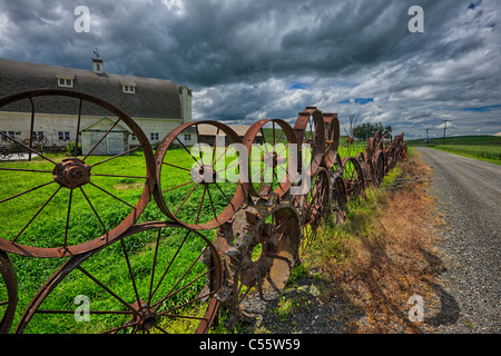 Wagon Wheel Zaun in ein Feld, Palouse, Washington State, USA Stockfoto