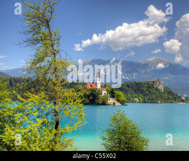 SLO - REGION GORENJSKA: See Bled und Insel Kirche Mariä Himmelfahrt Stockfoto