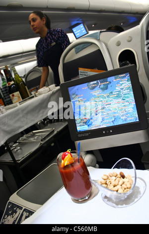 Jetairways First Class Airline Mahlzeit IFE Suppe Jetairways First Class Airline Mahlzeit IFE Suppe Flugzeug Flugzeuge Flugzeuge Mahlzeit Einstellung cha Stockfoto