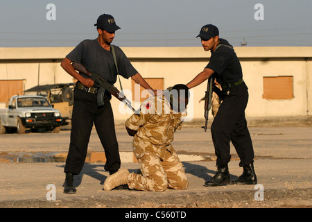 Übung mit der Elite irakische Polizei Support Unit und britische Militärpolizei, Basra, Irak, Nahost Stockfoto