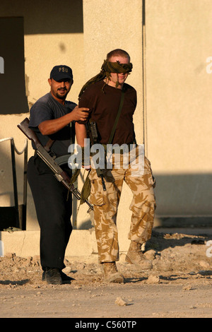 Übung mit der Elite irakische Polizei Support Unit und britische Militärpolizei, Basra, Irak, Nahost Stockfoto