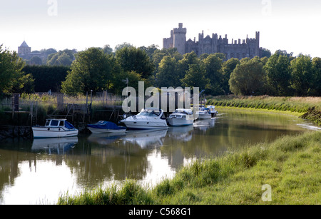 Der Fluß Arun und Schloss Arundel Stockfoto