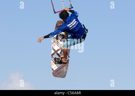 Kitesurfer springen Stockfoto