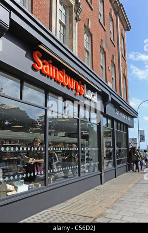 Sainsbury's Dorfladen im Stadtzentrum von Brighton UK Stockfoto