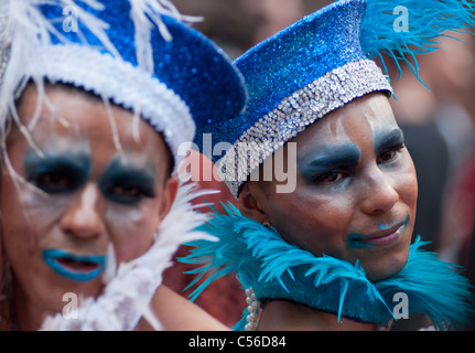 Bunte Zeichen am London Gay Pride Parade 2011. UK Stockfoto