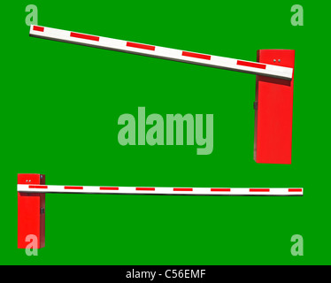 Zwei echte geschlossen Auto Barrieren auf weißem und grünem Hintergrund isoliert Stockfoto