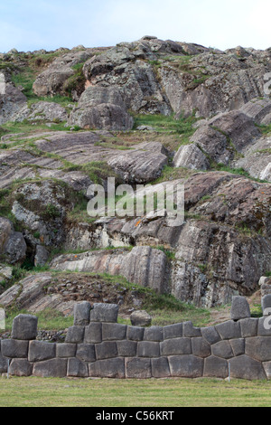 Die Steinwände in den Ruinen Sacsayhuamán, nördlich von Cusco, Peru Stockfoto