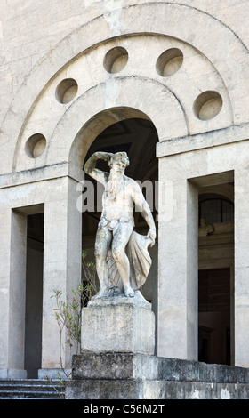 Italien, Veneto, Pojana Maggiore, eine Statue vor dem Atrium der Villa Pojana, Architekt Andrea Palladio Stockfoto