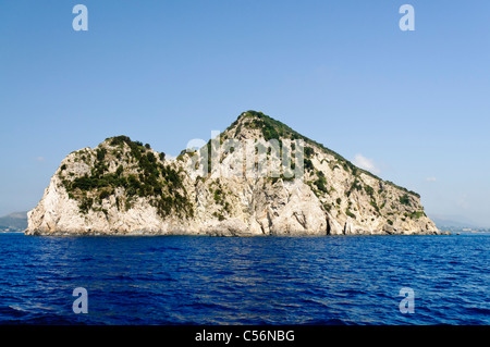 Kleine, unbewohnte griechische Insel vor der Küste von Zakynthos Stockfoto