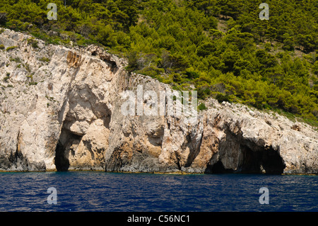 Höhle in die Kalksteinfelsen von Zakynthos Zante Stockfoto