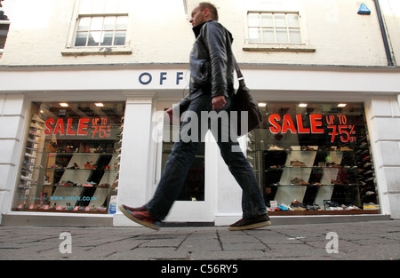 Ein Büro-Schuhgeschäft in Nottingham, England, Vereinigtes Königreich Stockfoto