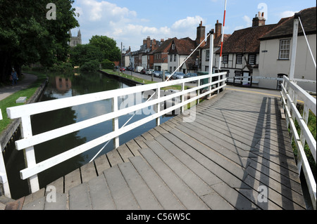 Kennet und Avon Kanal und Swing Bridge bei Newbury Berkshire England UK Stockfoto