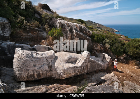 Die verlassenen Kouros in der antiken Marmor-Steinbrüche bei Apollon (Apollonas) Naxos, Griechenland Stockfoto