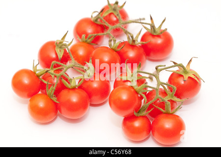 Closeup Aufnahme von Reife Kirschtomaten isoliert auf weiss Stockfoto