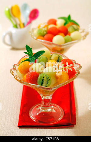 Obst-Kugeln mit Jasmin-Tee. Rezept zur Verfügung. Stockfoto